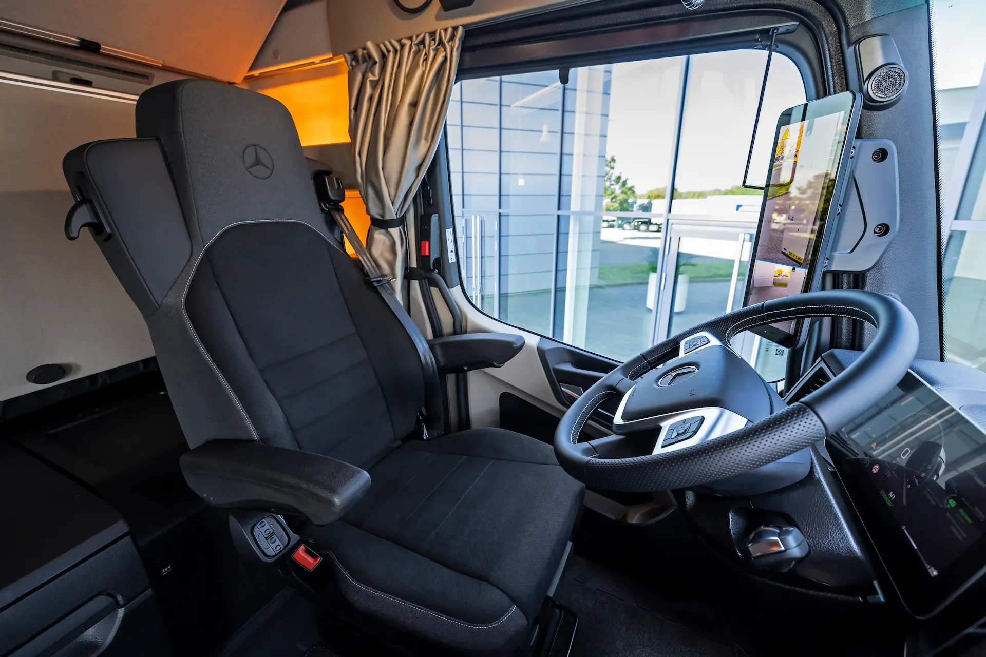 EActros vairuotojo kabinos vidus